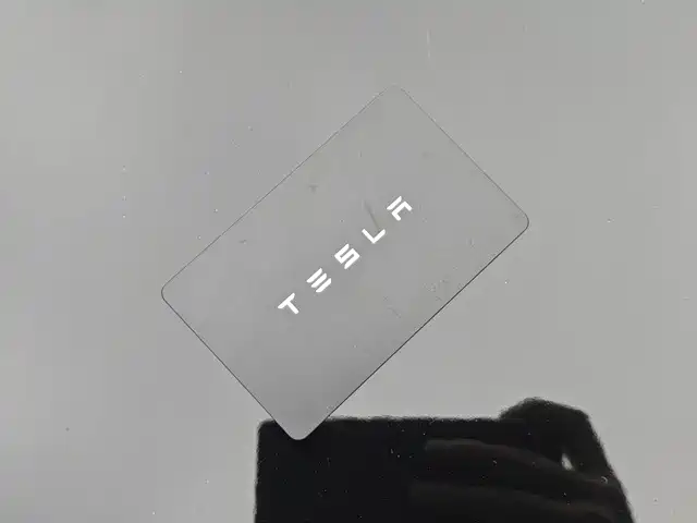 Tesla Model Y — миниатюра 11