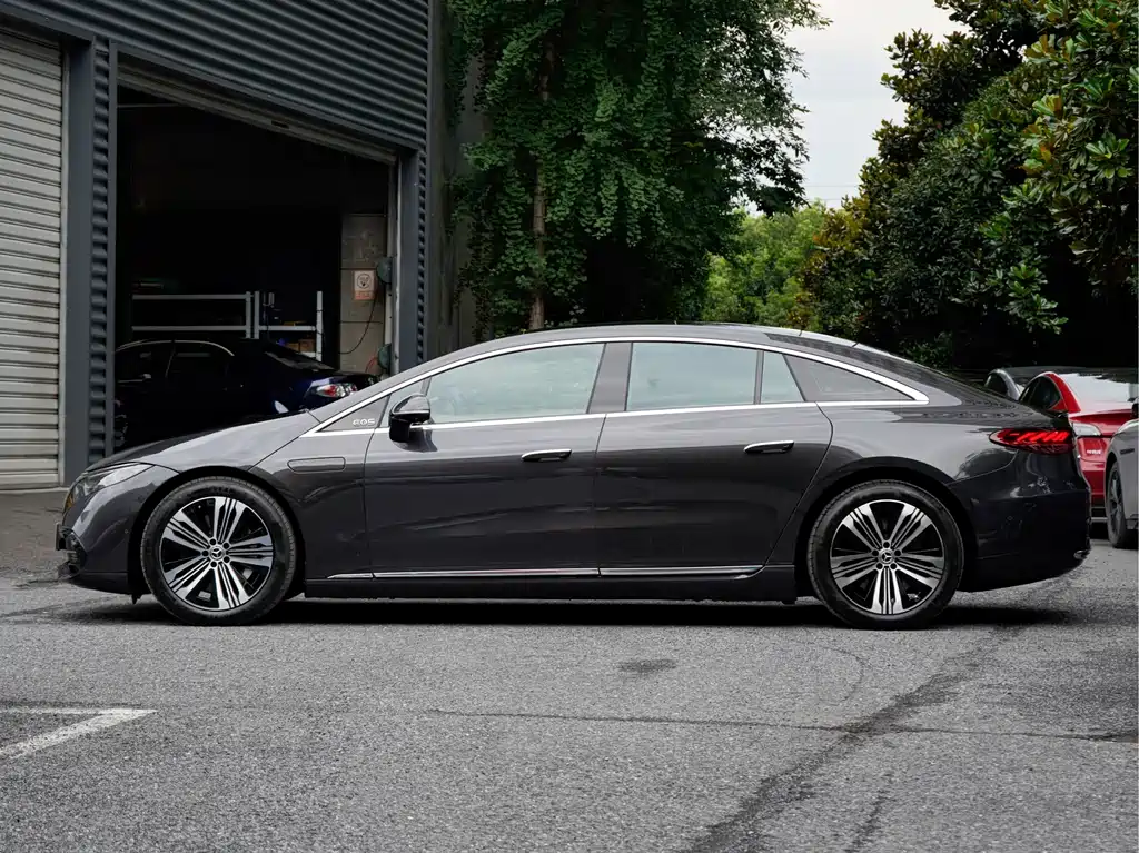 Mercedes-Benz EQS 2023 450+