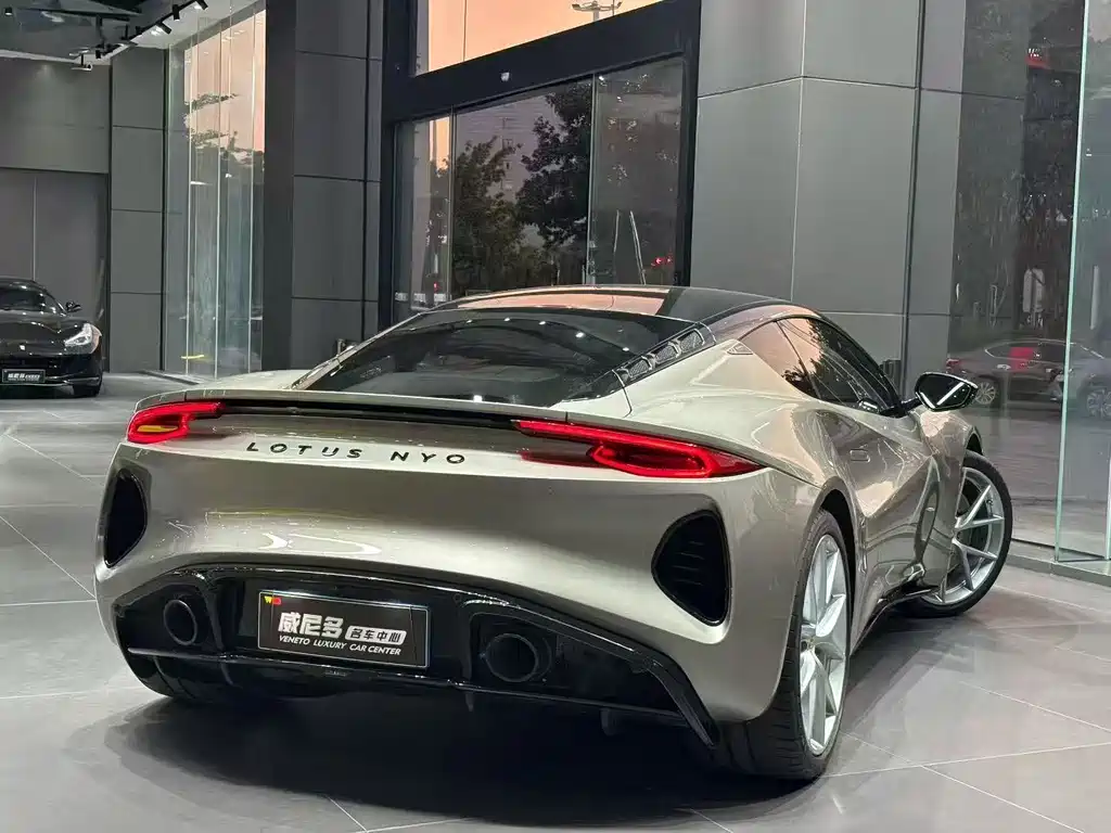 Lotus Emira — миниатюра 3
