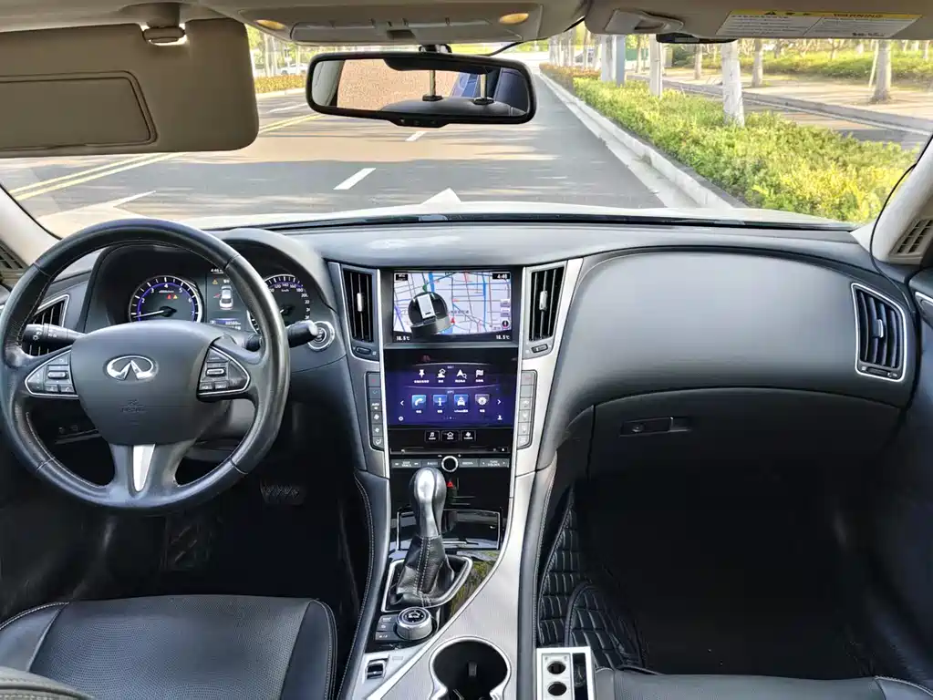 Infiniti Q50L 2018 2.0T V