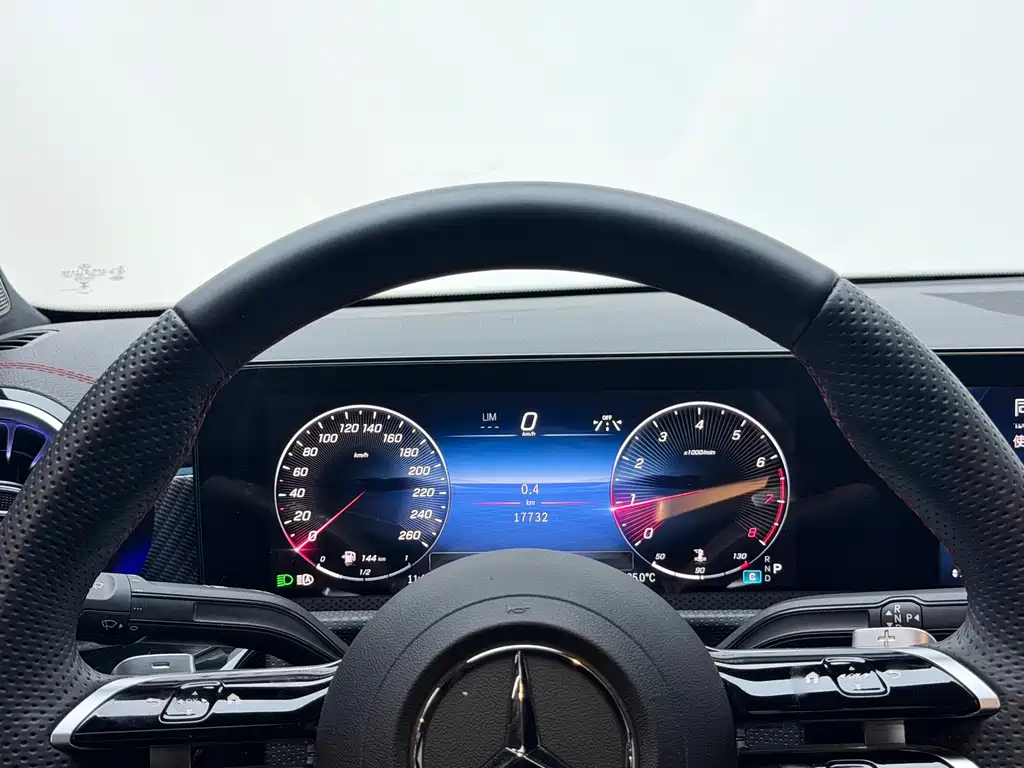 Mercedes-Benz A-Class — миниатюра 6