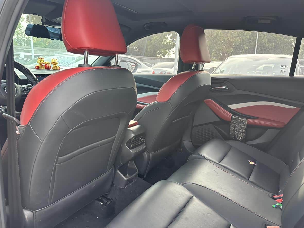 MG MG5 1.5 л 2022 г. Белый, пробег 30000 км