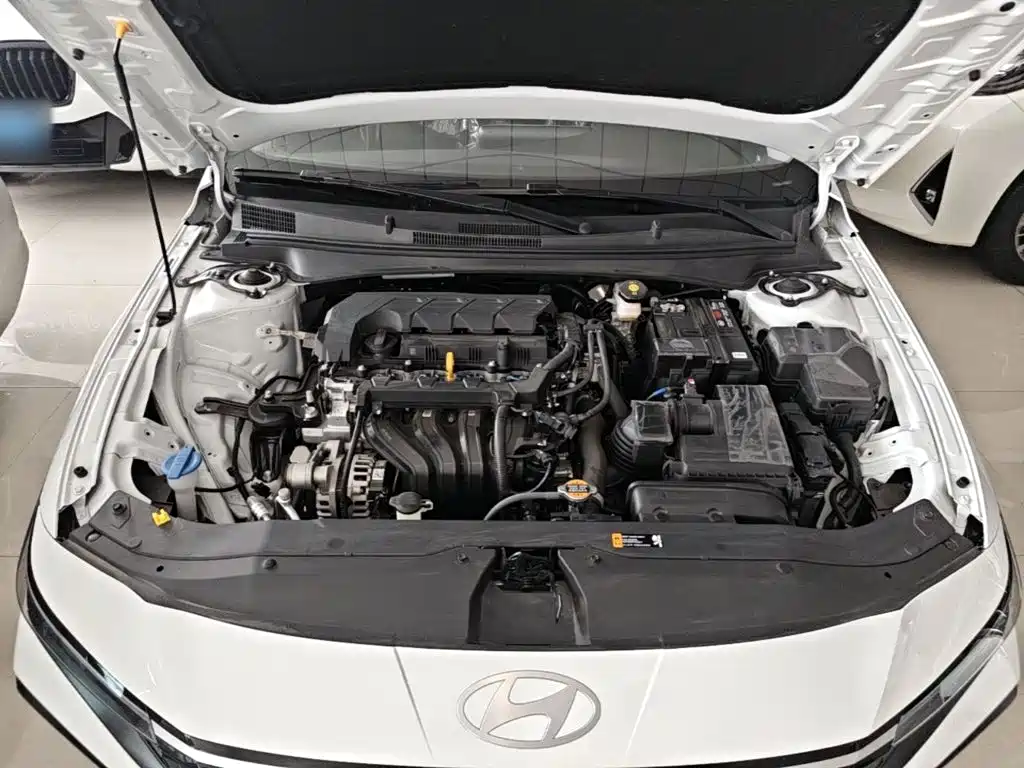Hyundai Elantra — миниатюра 20