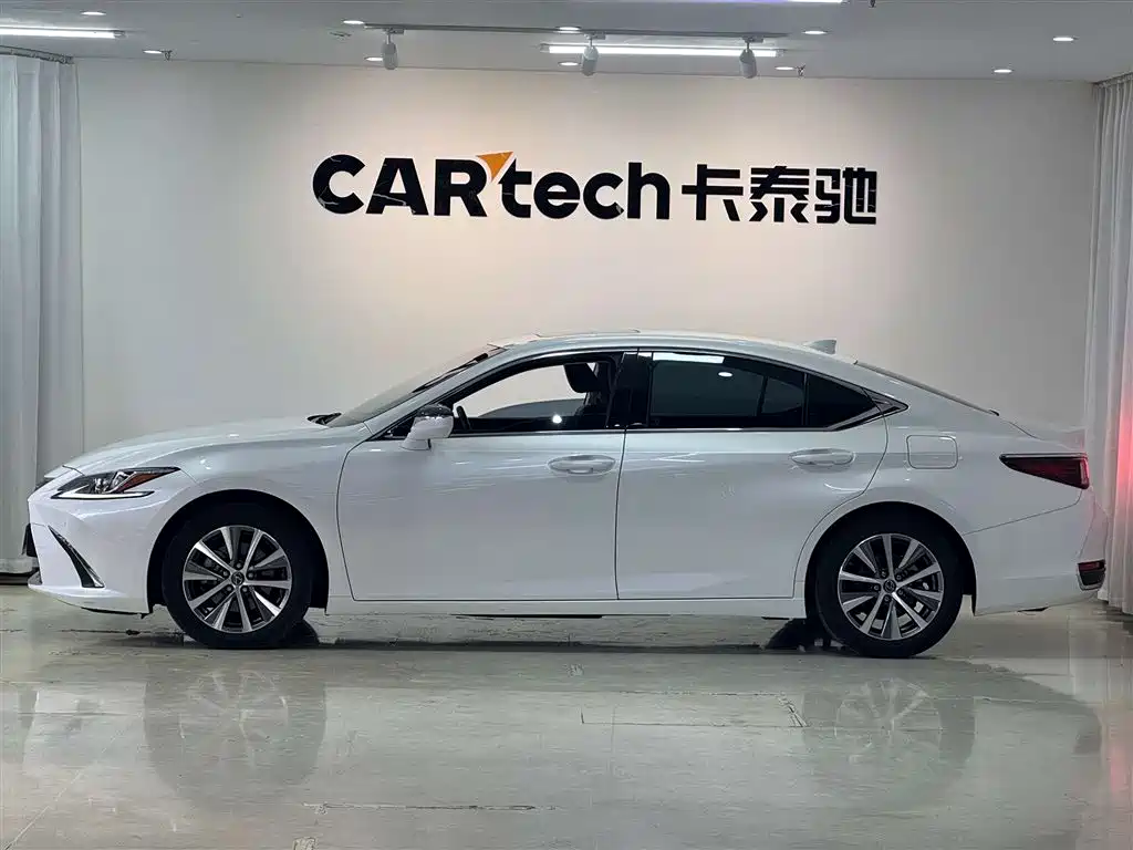 Lexus ES 2020 200