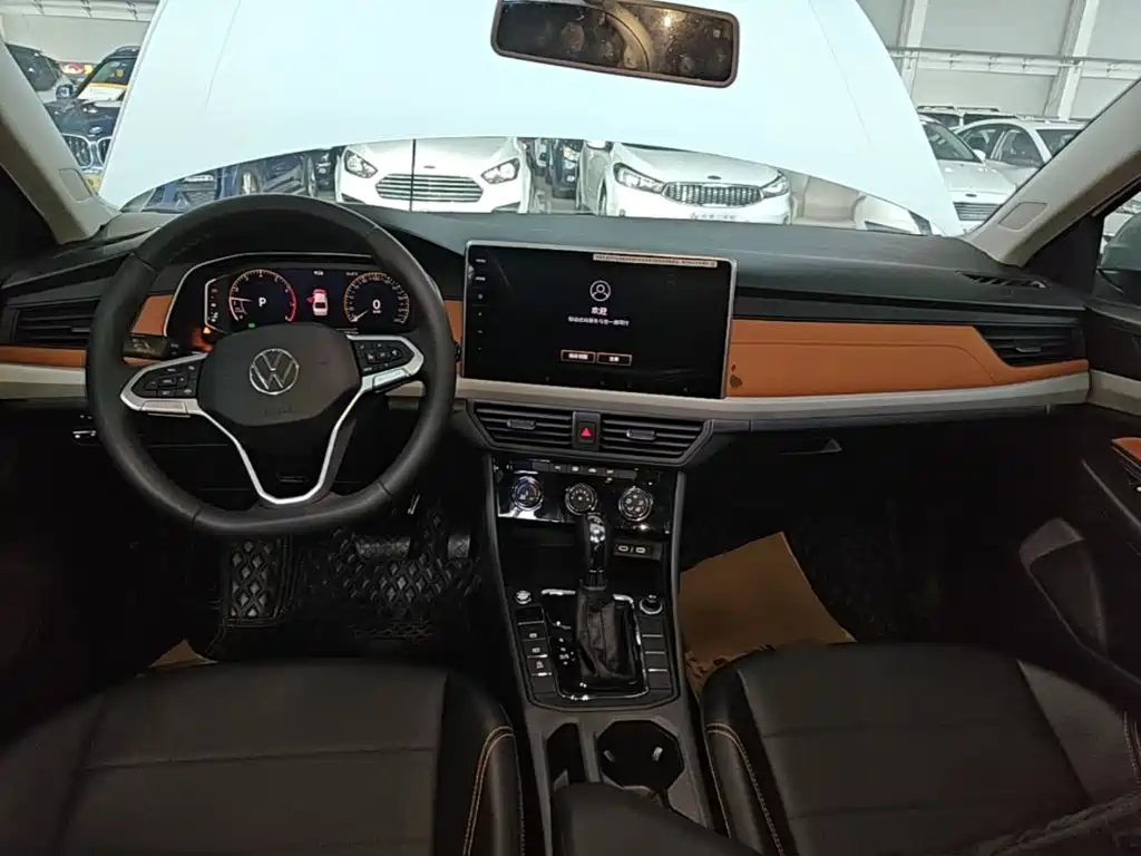 Volkswagen Bora 2025 200TSI DSG