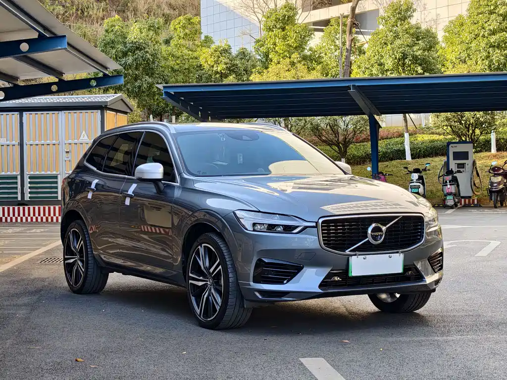 VOLVO XC60 PLUG IN HYBRID