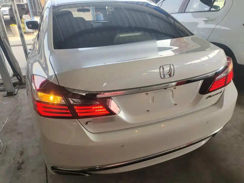 Honda Accord — миниатюра 6
