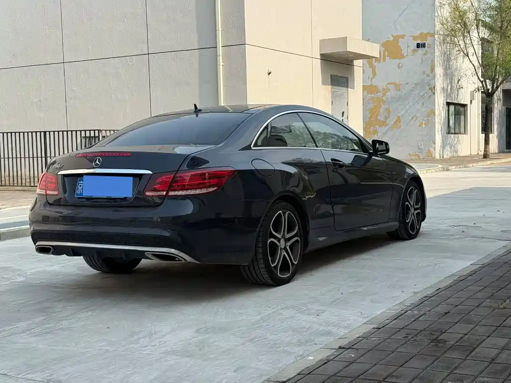 Mercedes-Benz E-Class (Import) — миниатюра 4
