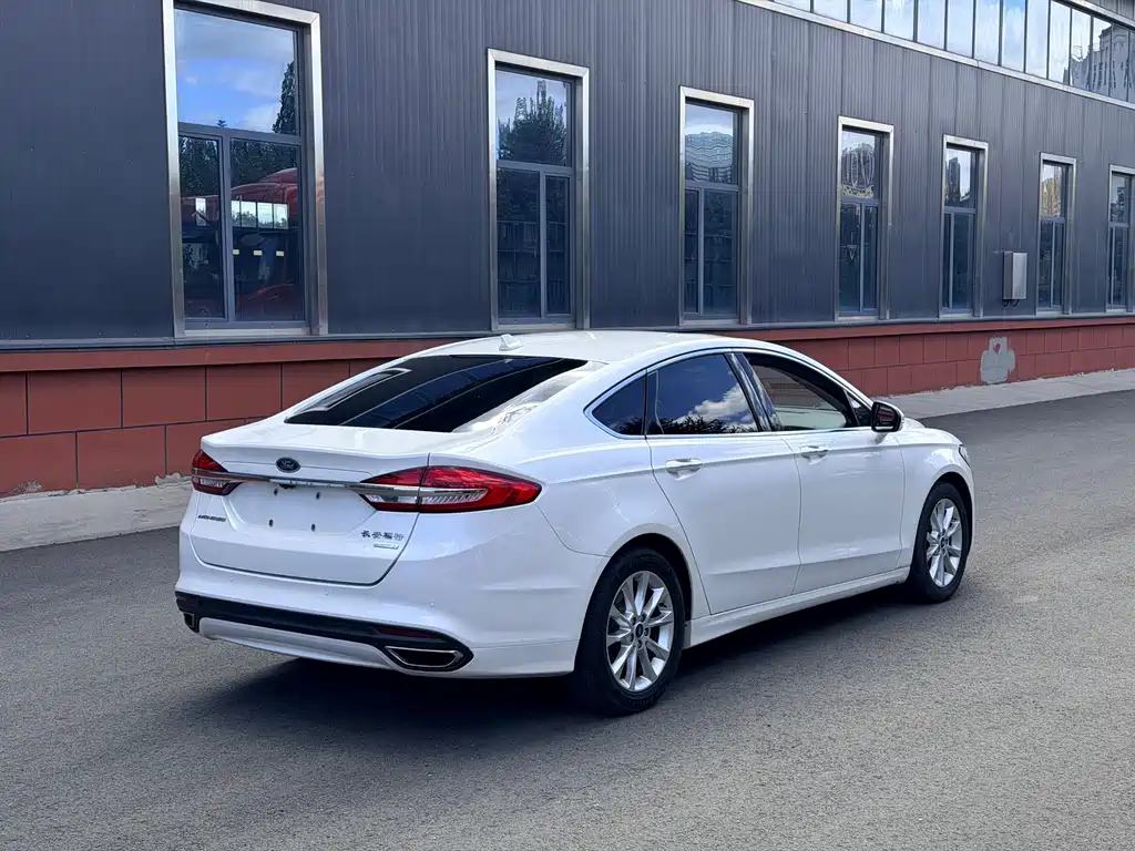 Ford Mondeo — миниатюра 6