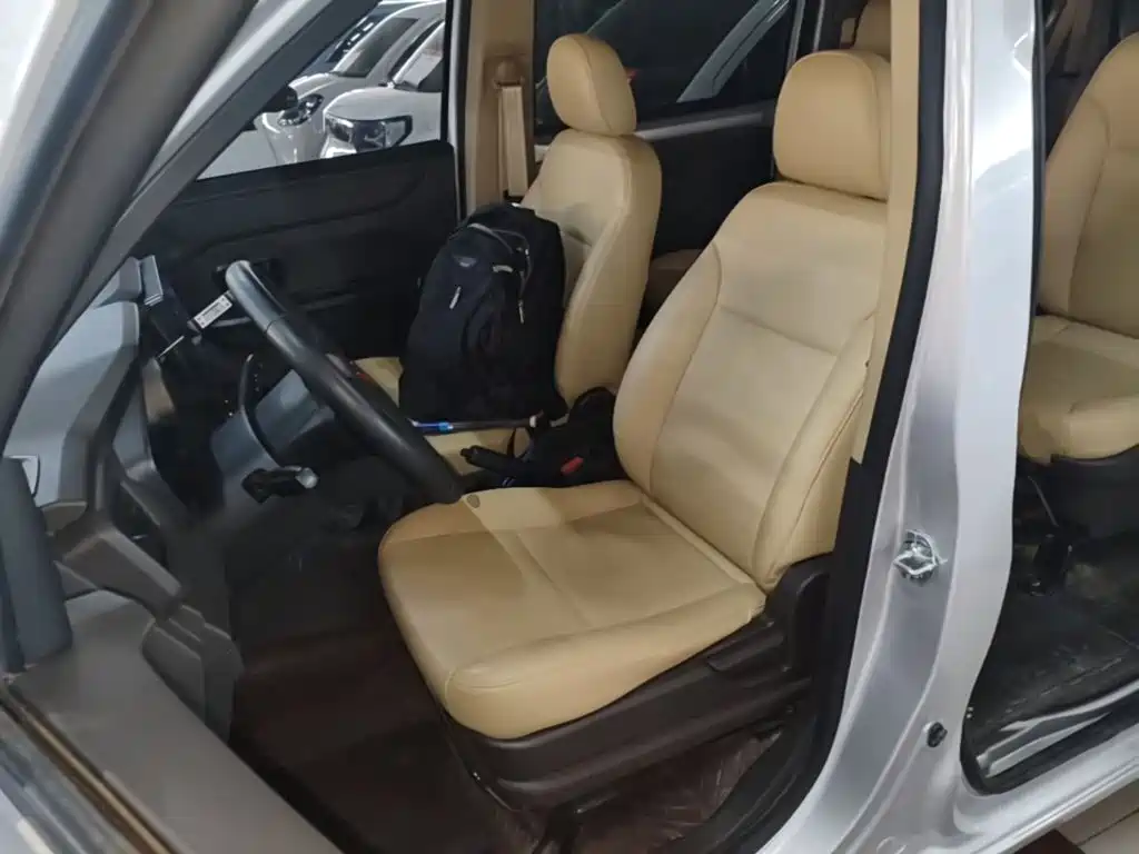 Wuling Hongguang V — миниатюра 15