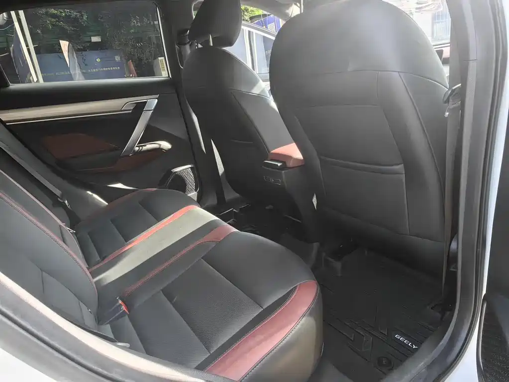 Geely Binyue — миниатюра 6