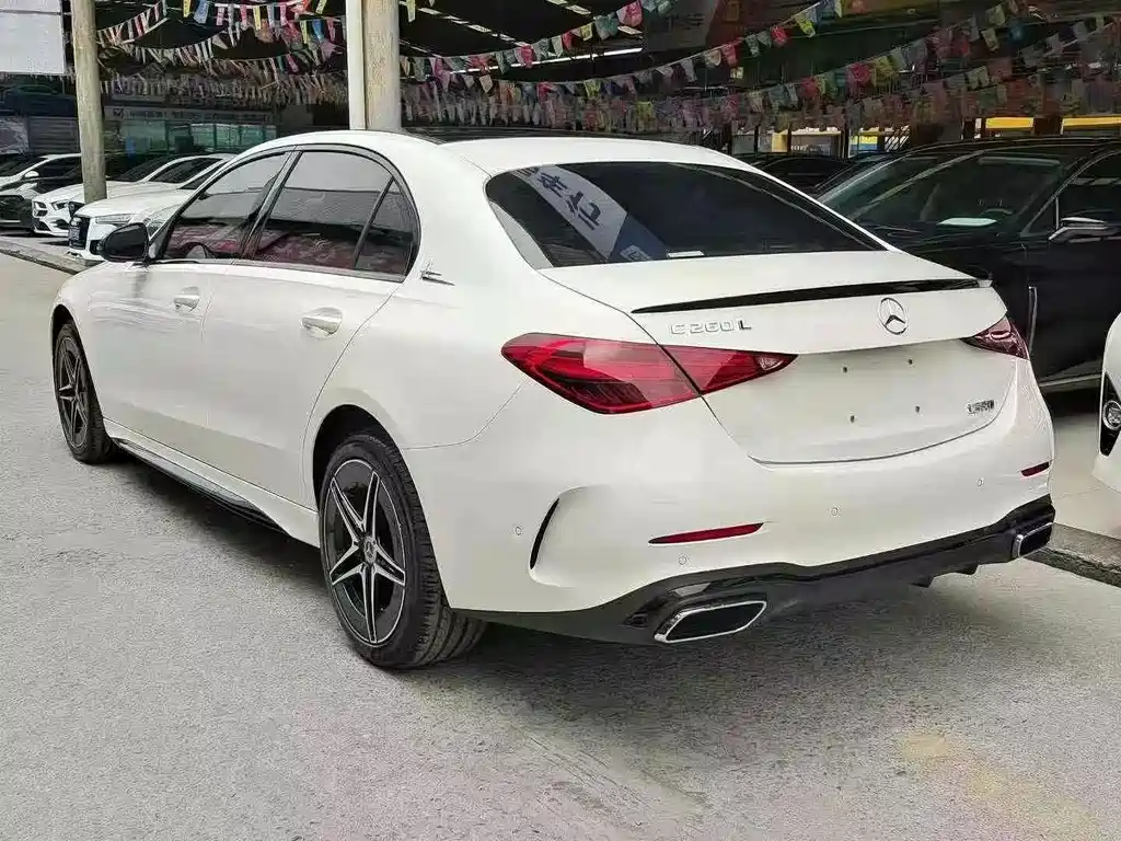 Mercedes-Benz C-Class — миниатюра 12