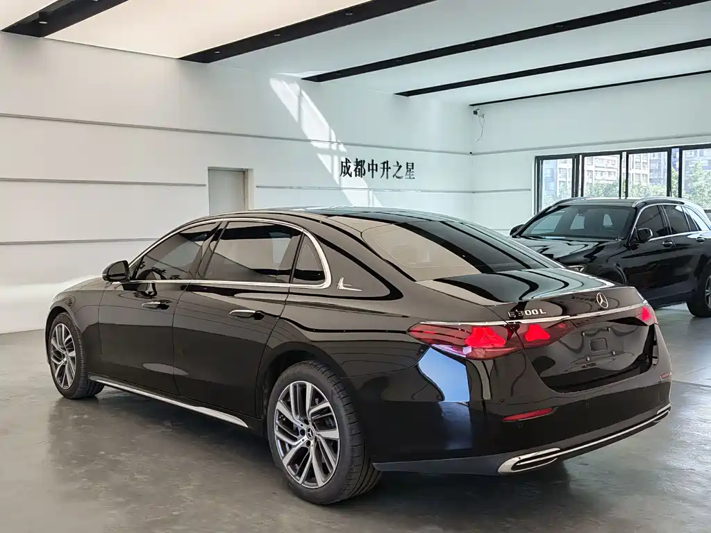 Mercedes-Benz E-Class E 2024 E 300 L Fashion