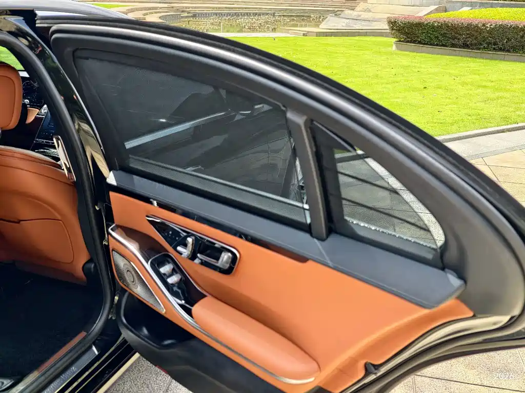 Mercedes-Benz S-Class — миниатюра 12