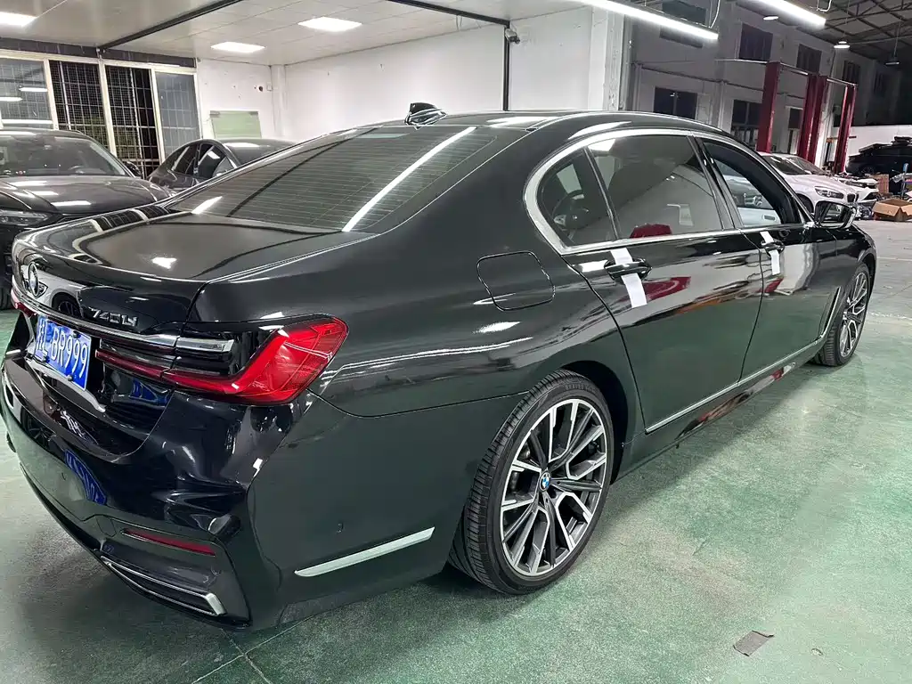 BMW 7 SERIES