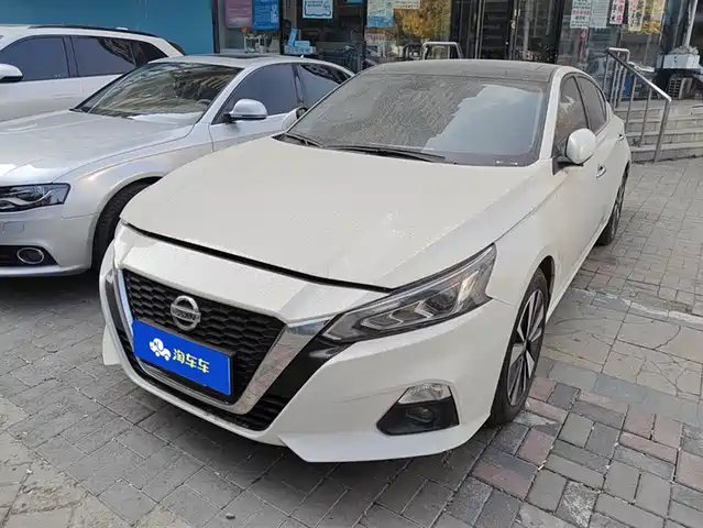 NISSAN TEANA