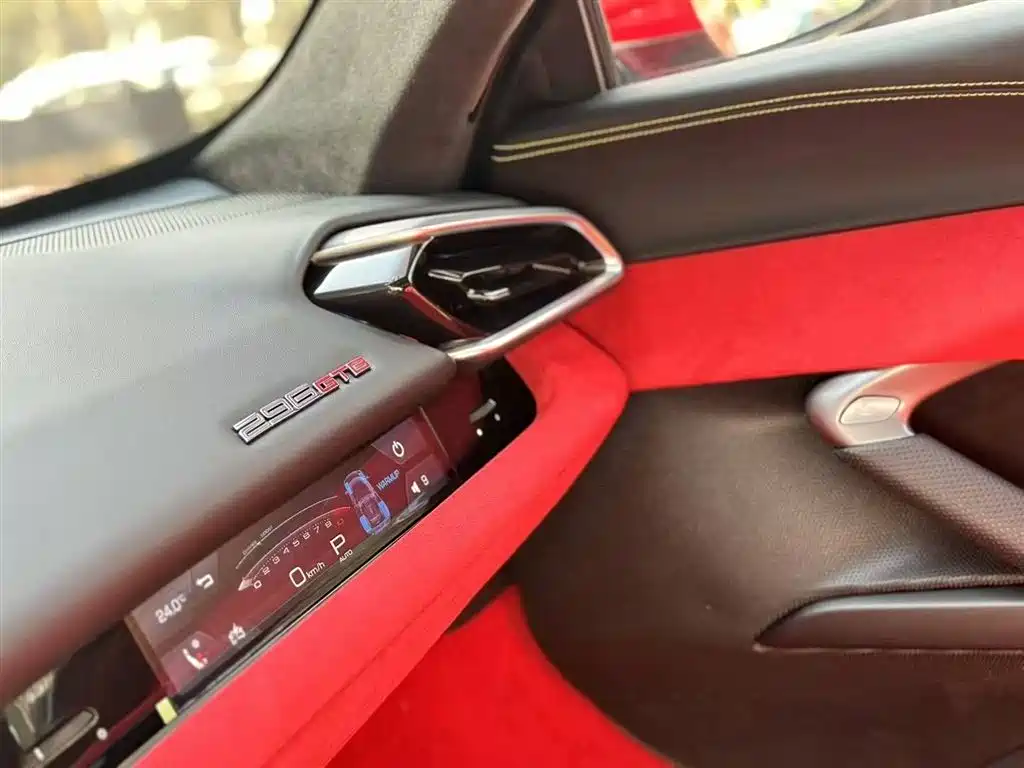 Ferrari 296 2021 3.0T V6 GTB