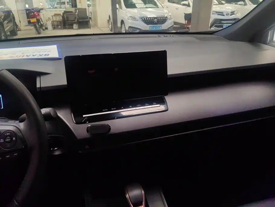 Toyota Corolla Cross — миниатюра 13
