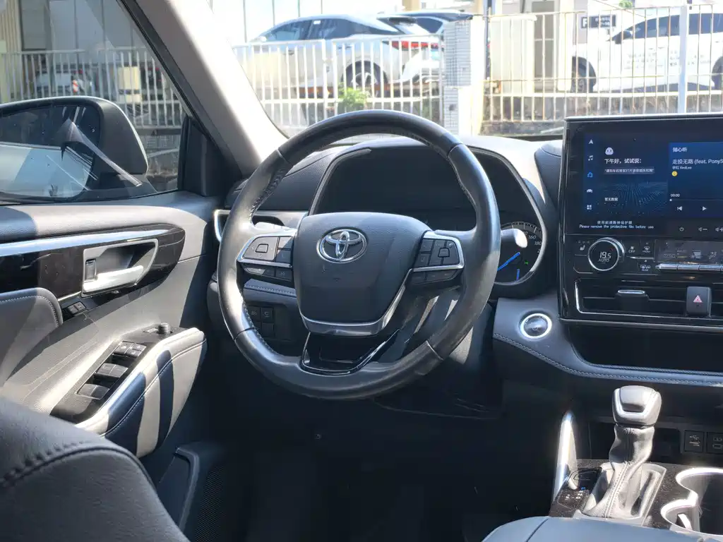 Toyota Highlander — миниатюра 16