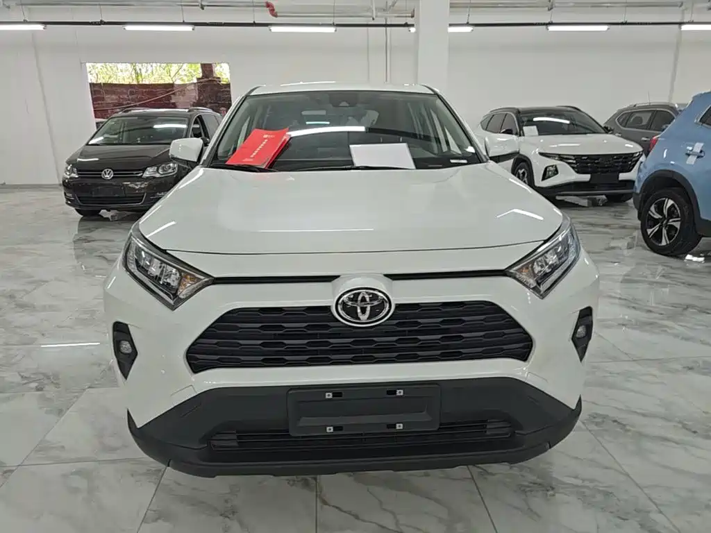 Toyota RAV4 — миниатюра 3