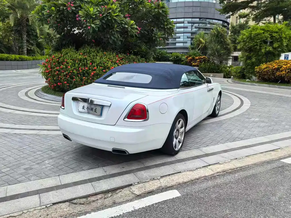 Rolls-Royce Dawn — миниатюра 6