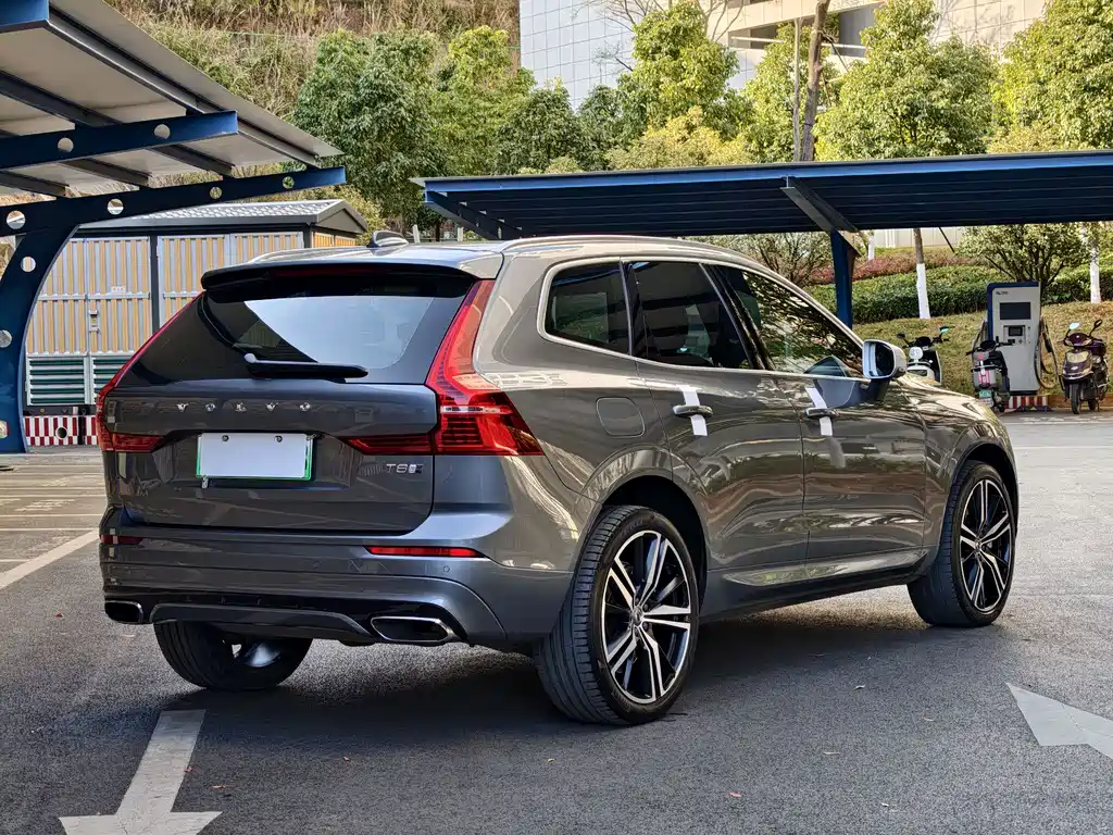 VOLVO XC60 PLUG IN HYBRID