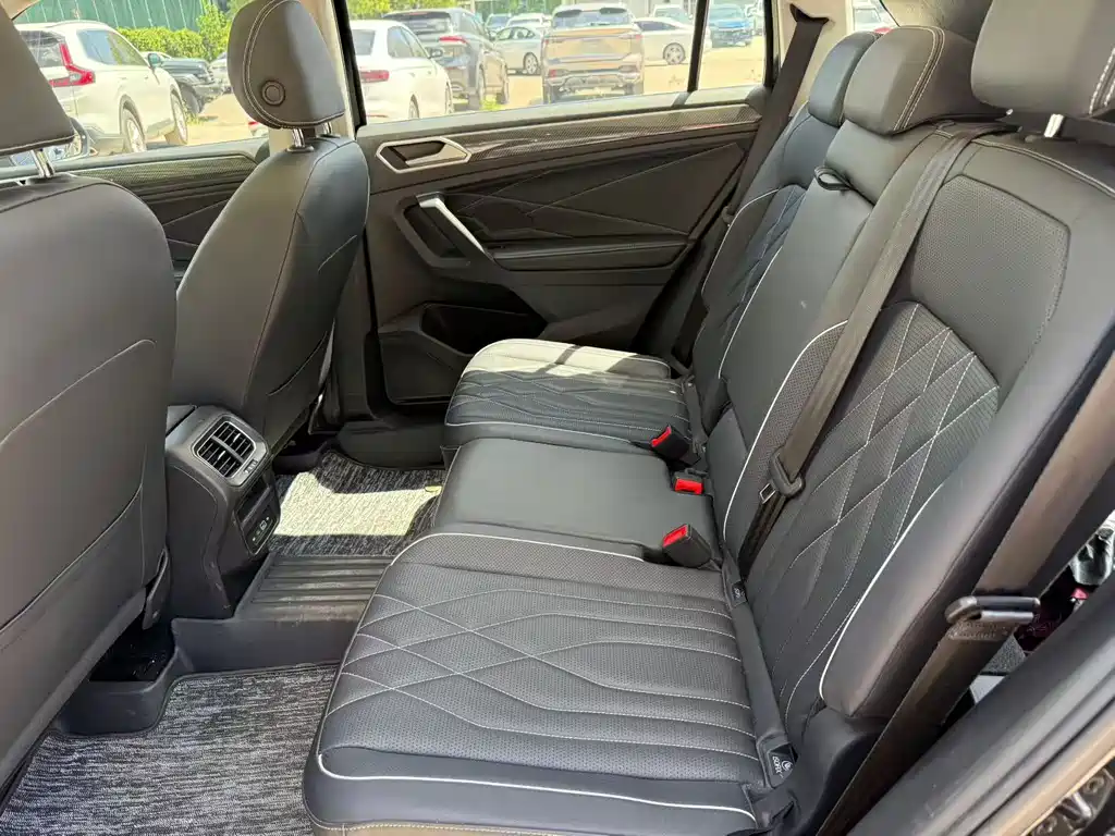 Volkswagen Tiguan L — миниатюра 5