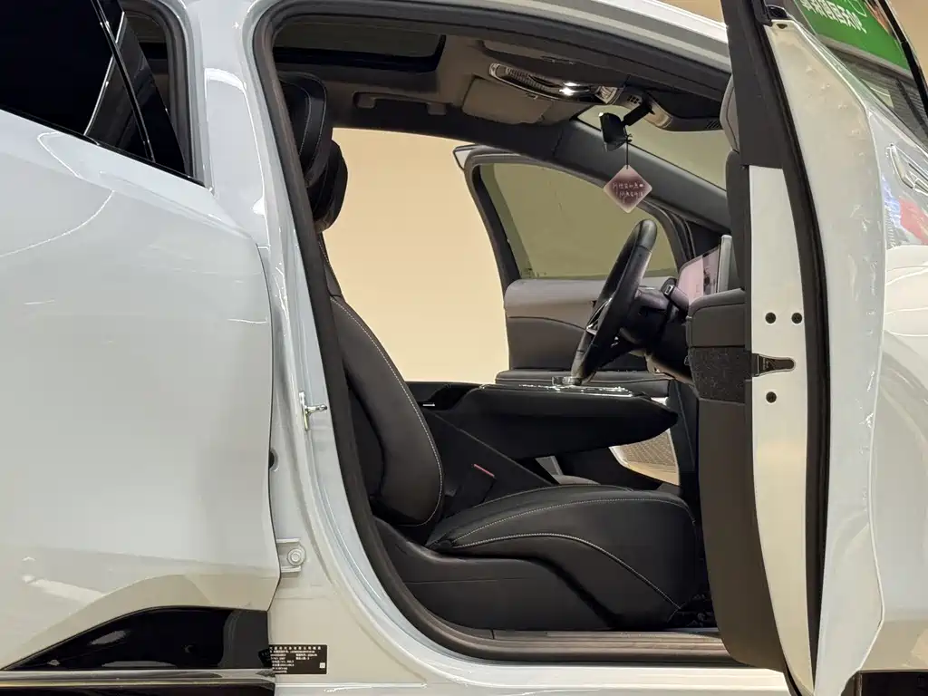 Cadillac IQ — миниатюра 14