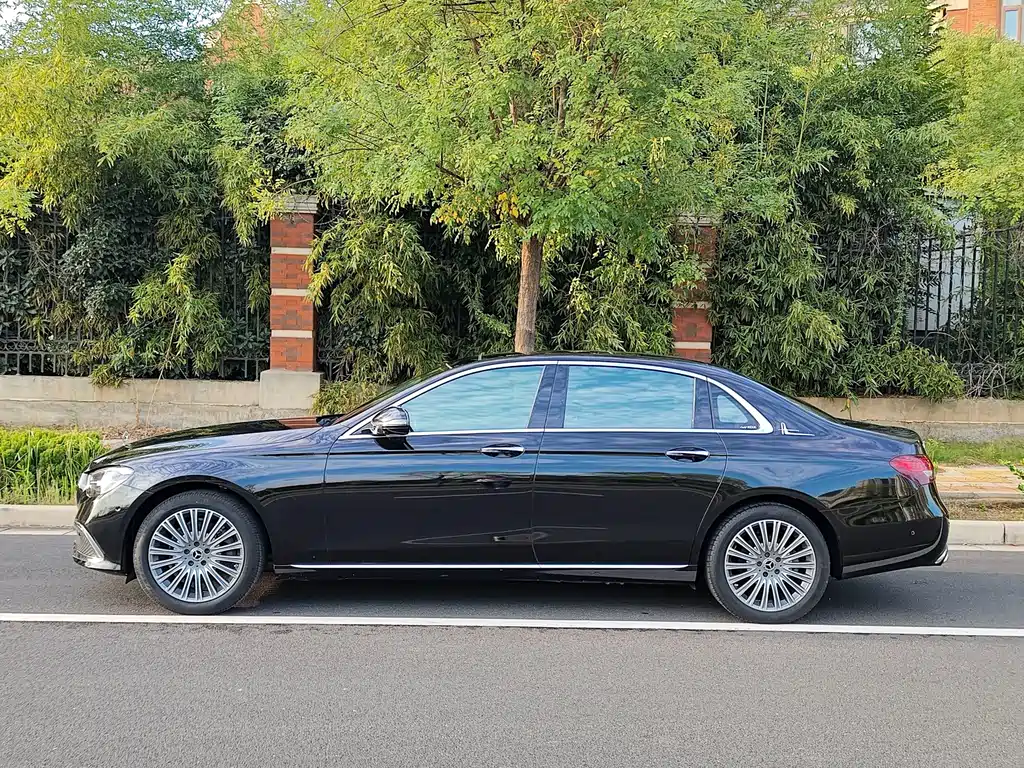 Mercedes-Benz E-Class — миниатюра 19