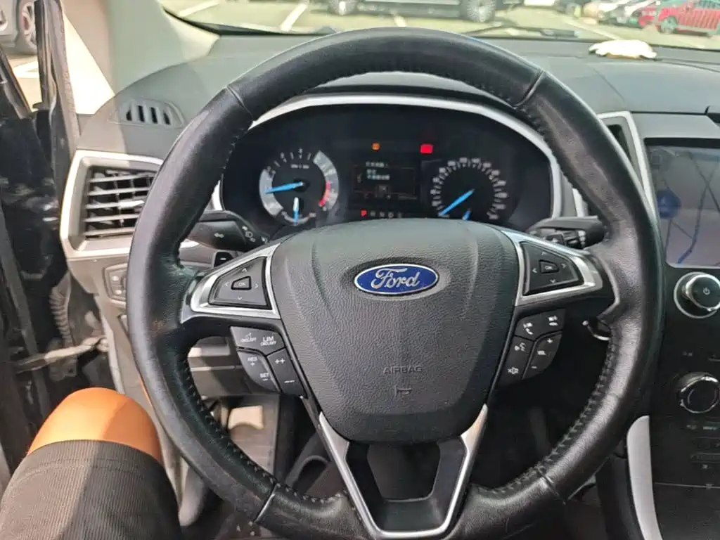 Ford Edge — миниатюра 11