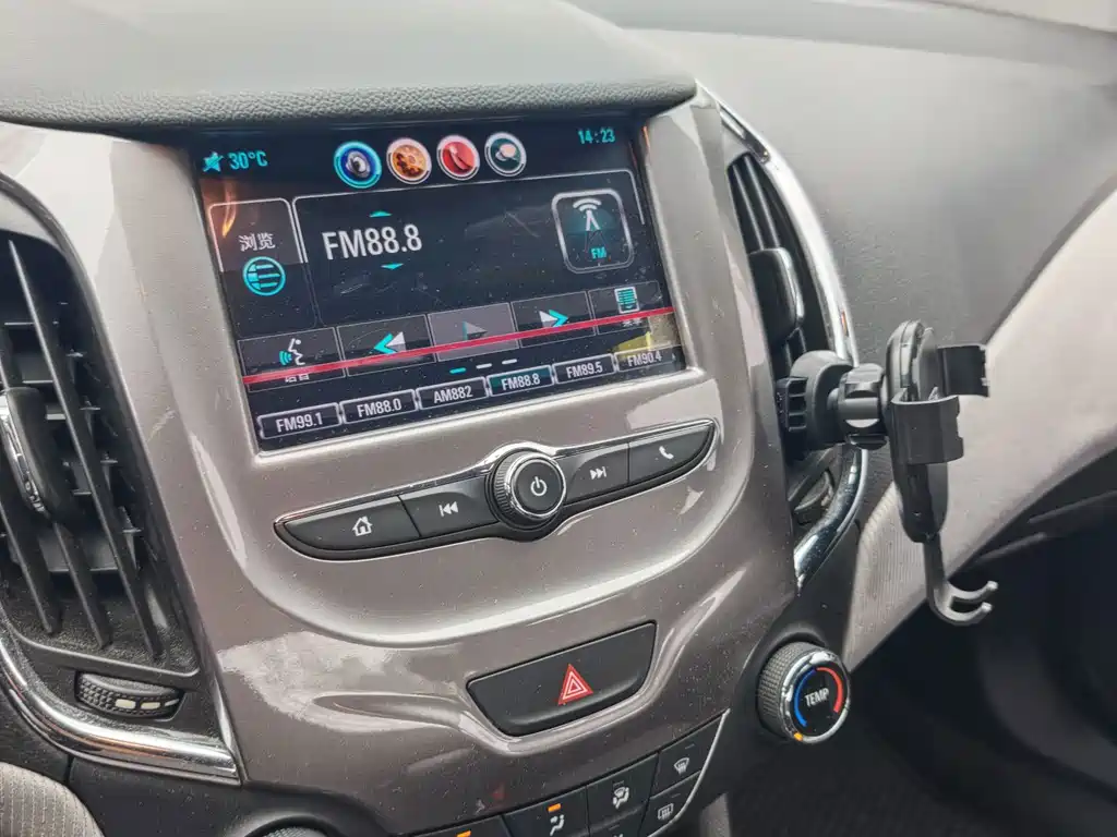 Chevrolet Cruze — миниатюра 19