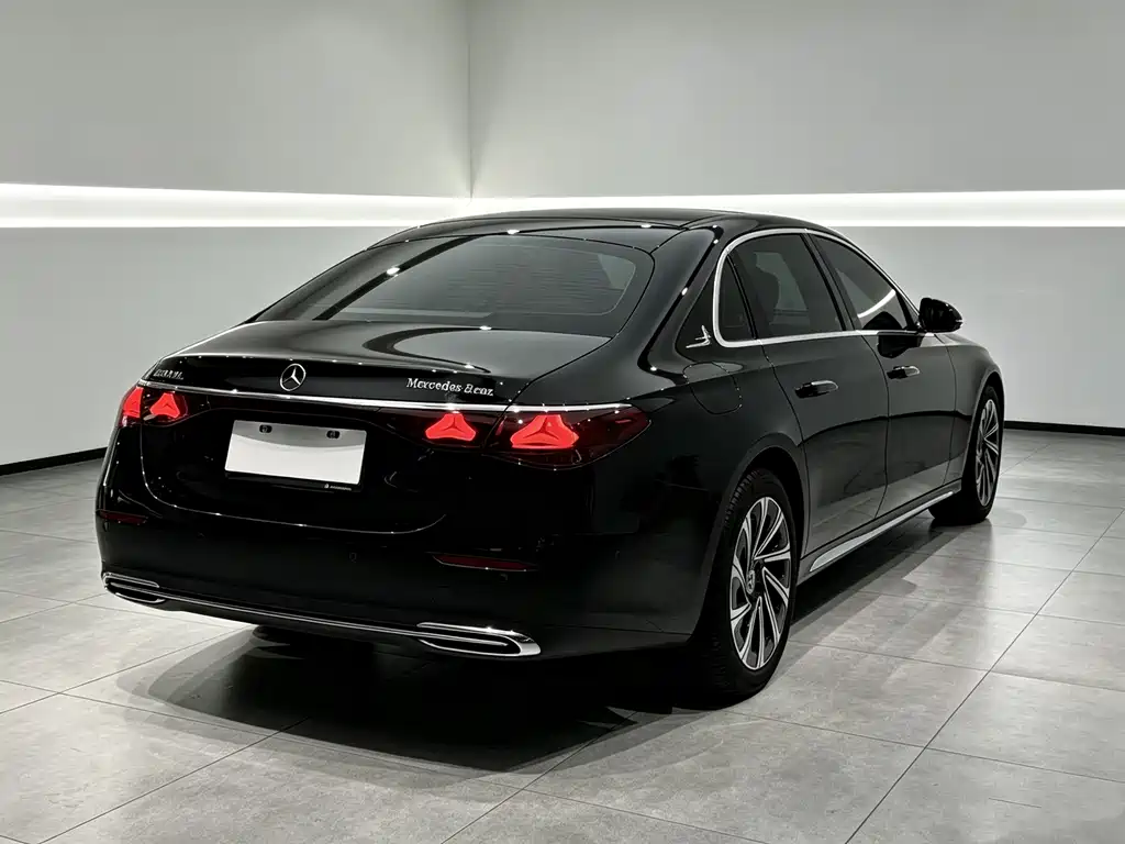 Mercedes-Benz E-Class — миниатюра 25