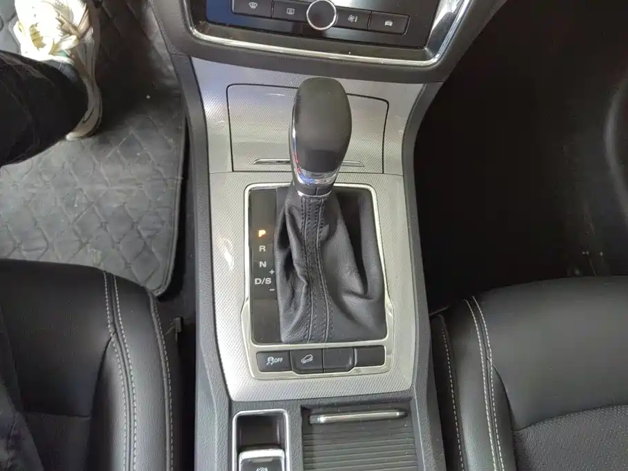 Roewe RX5 — миниатюра 16