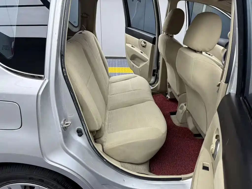 Nissan Livina — миниатюра 6