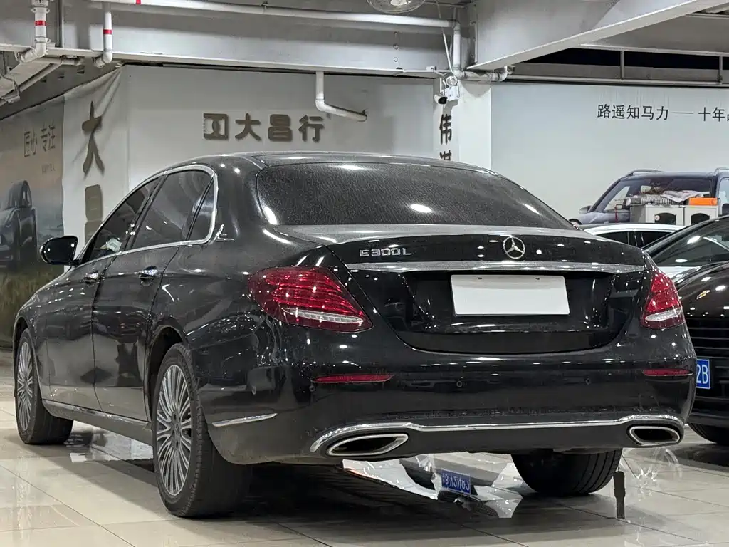 Mercedes-Benz E-Class — миниатюра 14