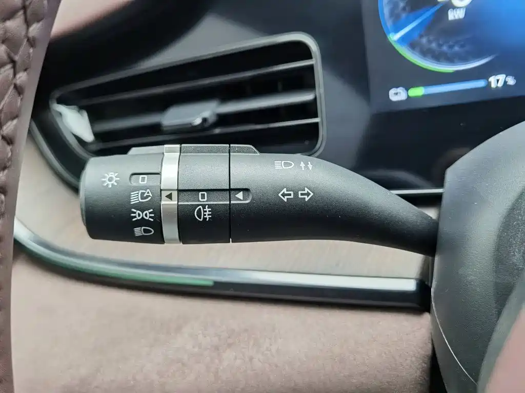 BYD Seal — миниатюра 21