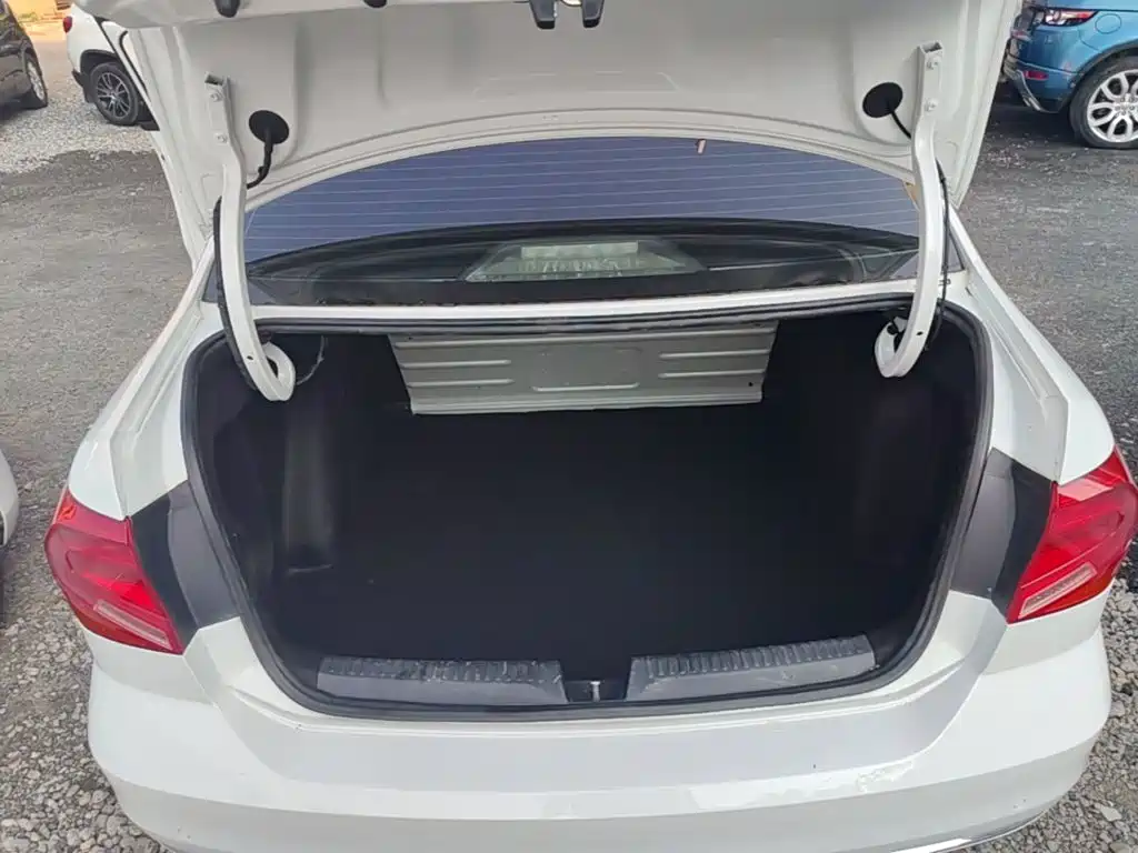Volkswagen Jetta — миниатюра 19