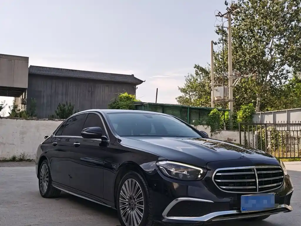 Mercedes-Benz E-Class — миниатюра 3