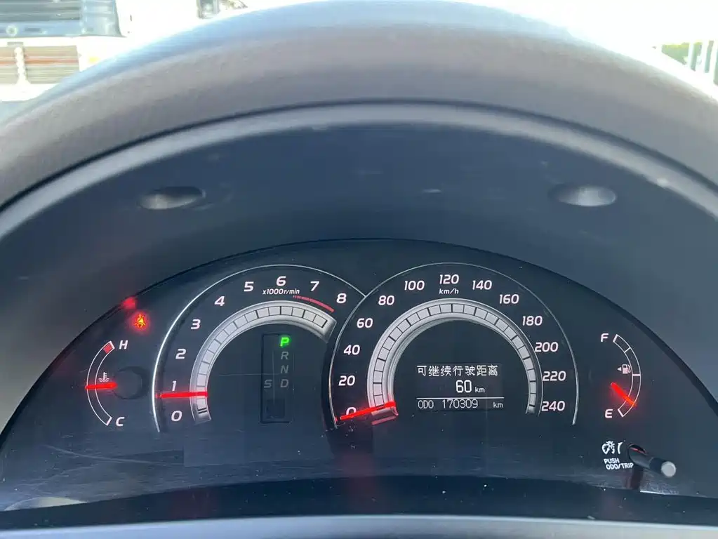 Toyota Camry — миниатюра 4