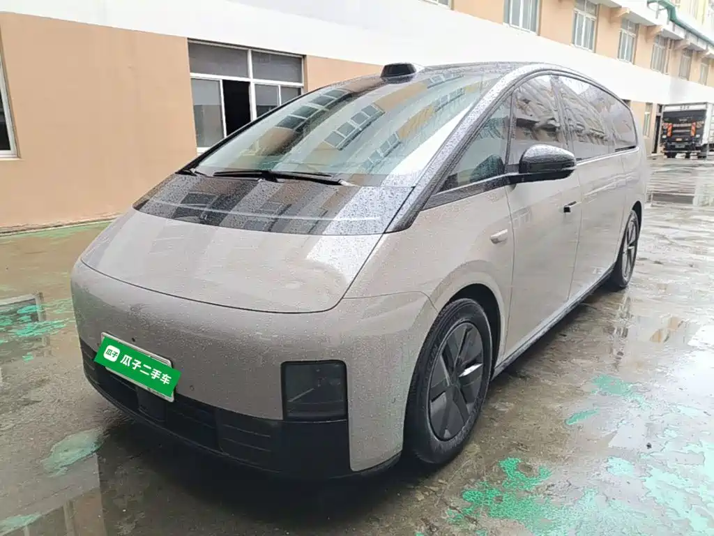 Li Auto Li MEGA — миниатюра 2