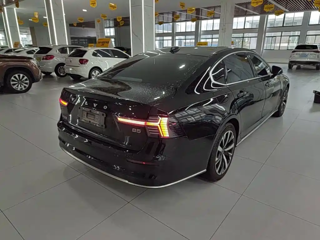 Volvo S90 — миниатюра 7