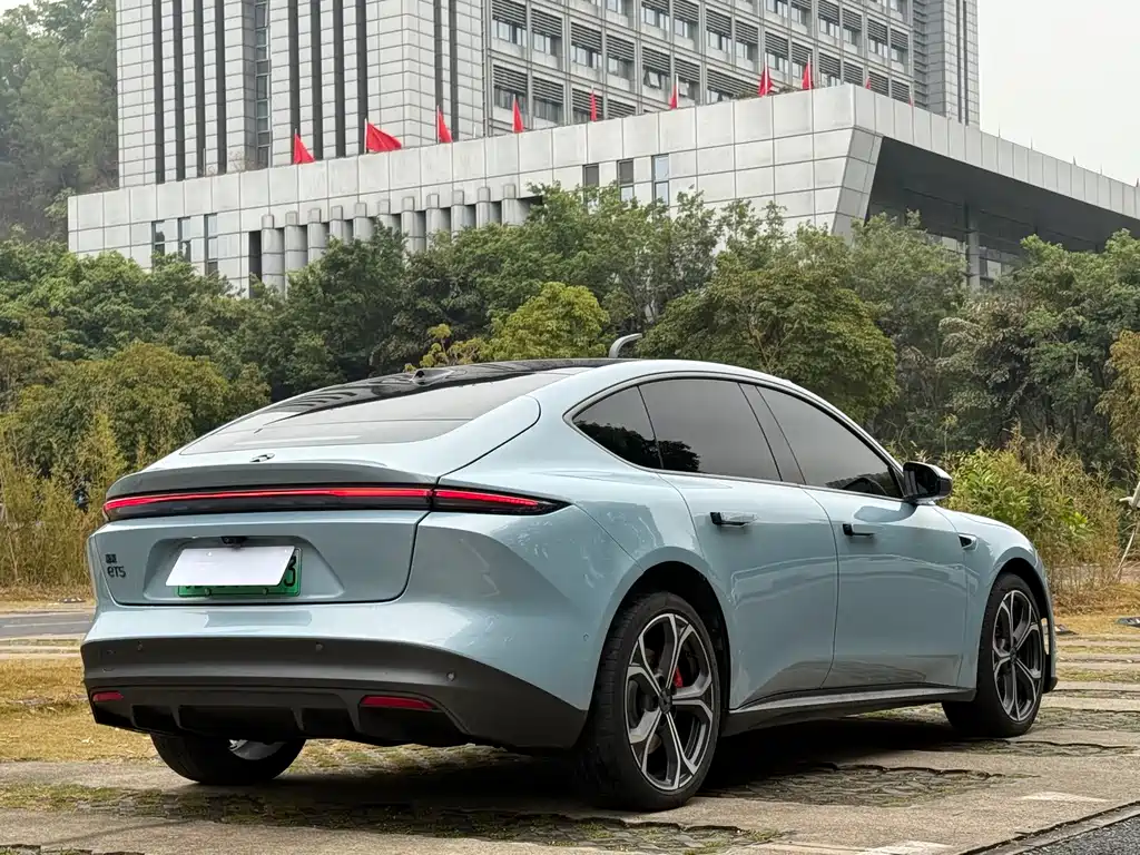 NIO NIO ET5