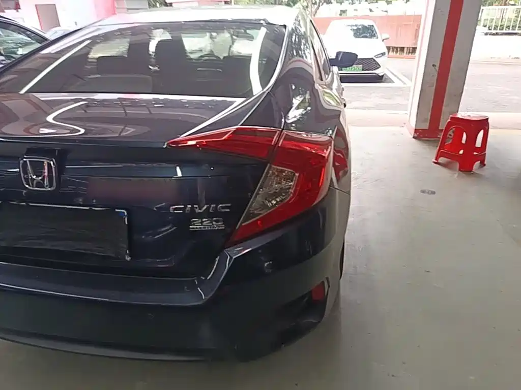 Honda Civic — миниатюра 8