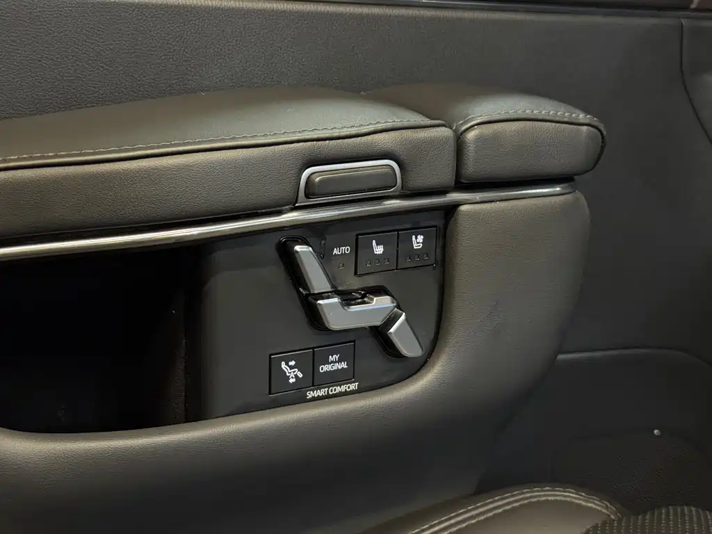 Toyota Alphard Hybrid 2.5L Premium Enjoy Edition, фото 11