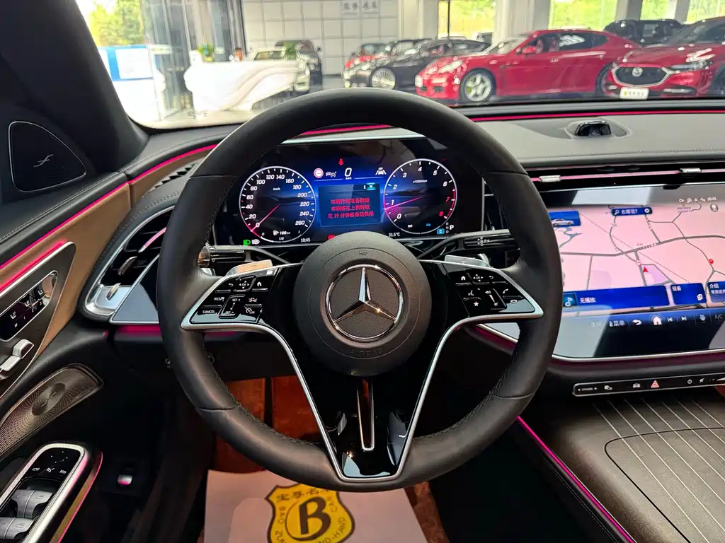 Mercedes-Benz E-Class — миниатюра 9