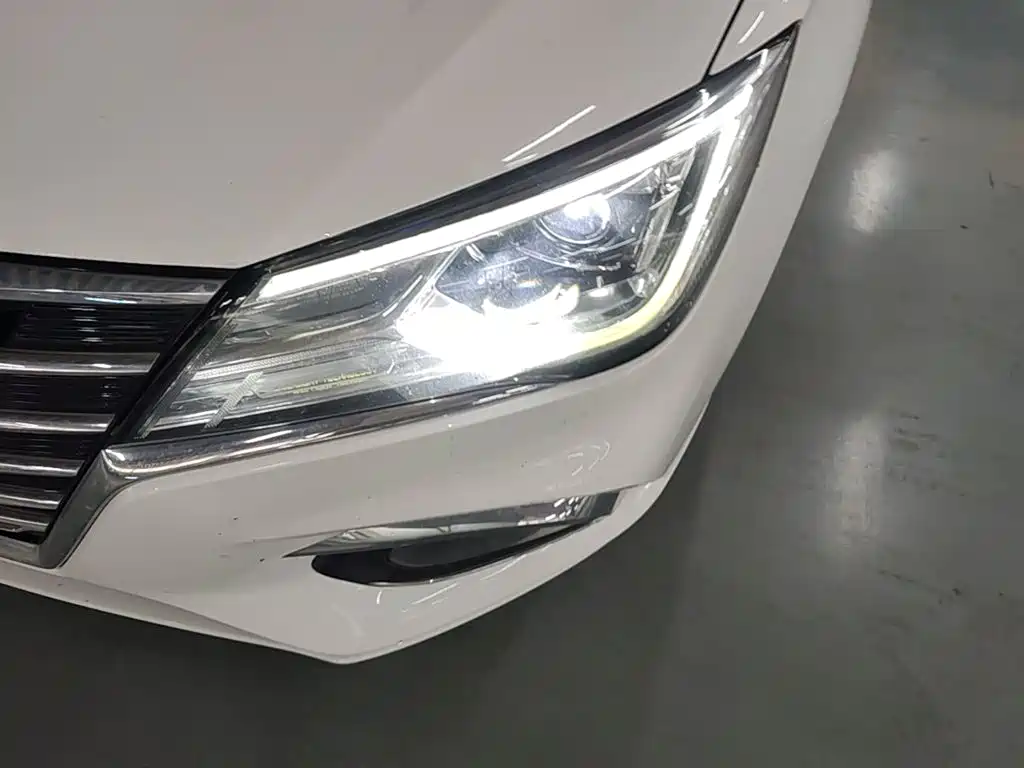 Roewe i5 — миниатюра 24