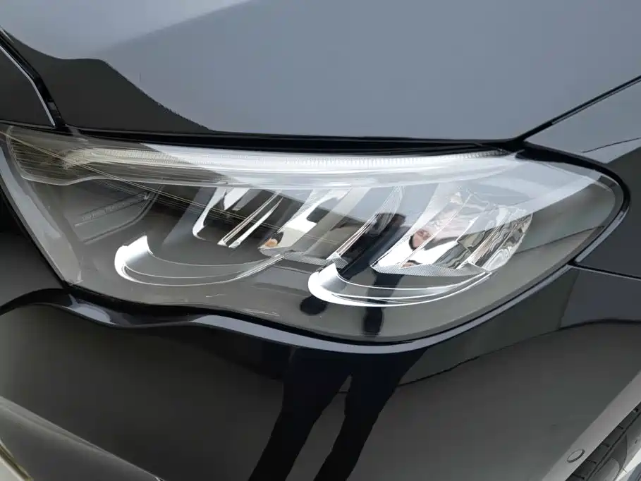 Mercedes-Benz E-Class — миниатюра 12