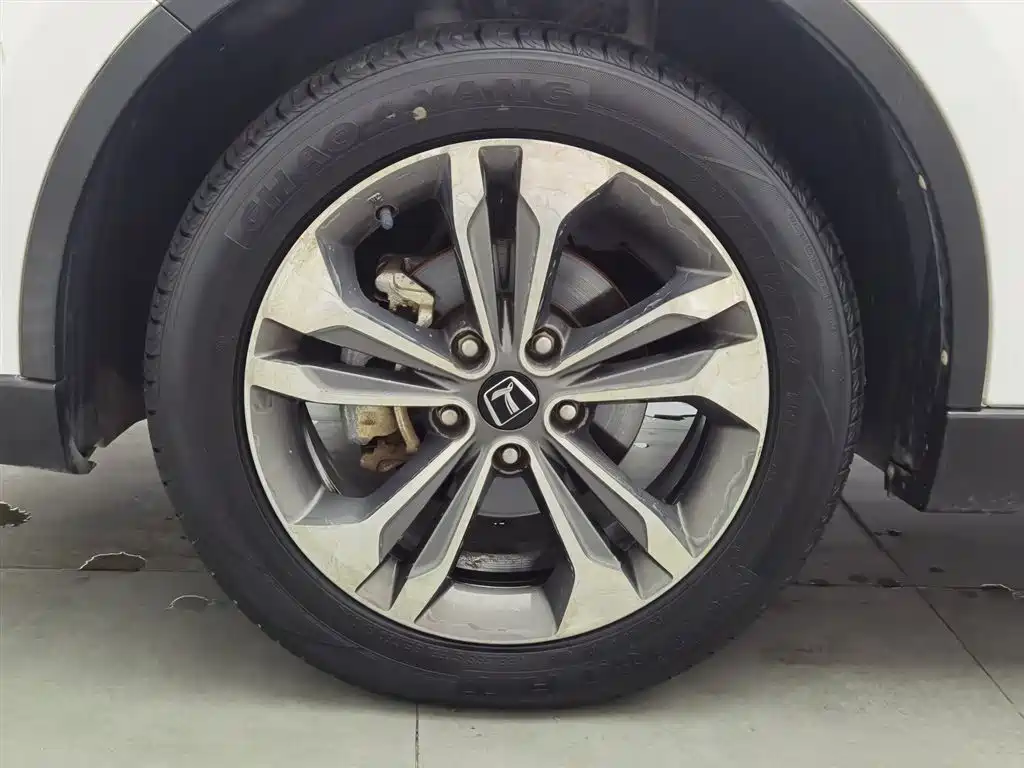 LUXGEN EXCELLENT 6 SUV