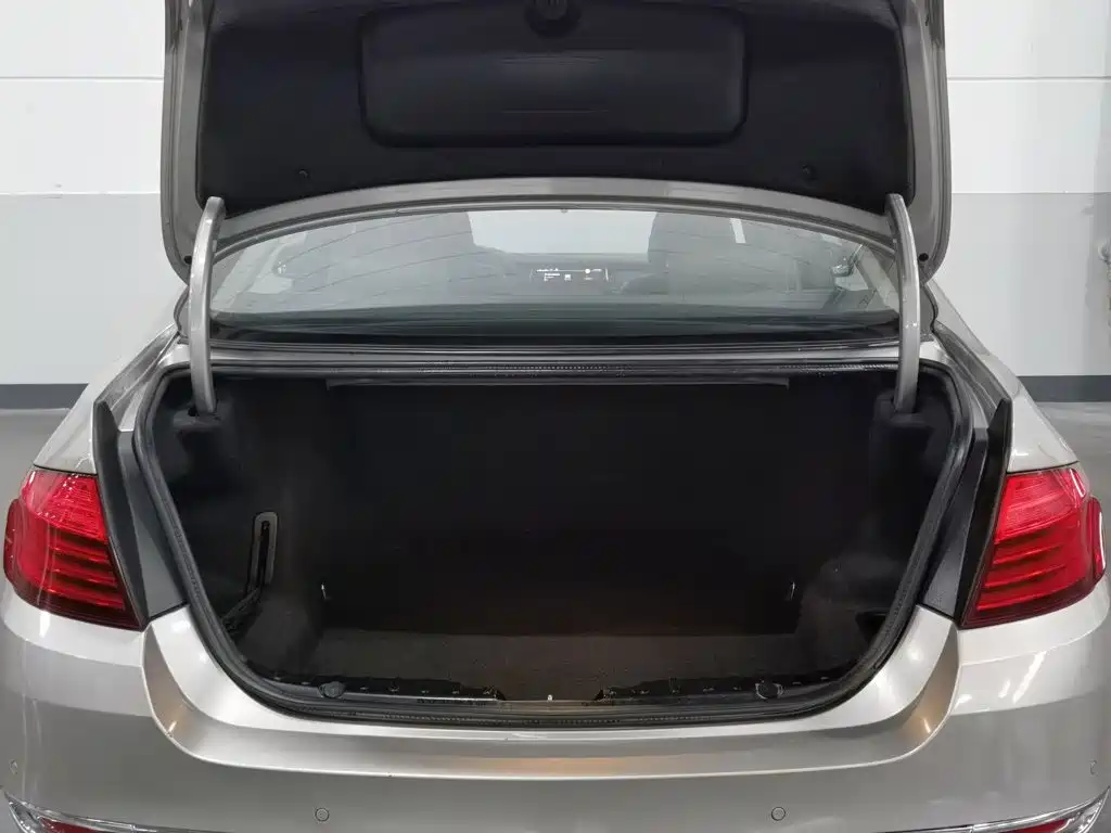 BMW 5 Series — миниатюра 16