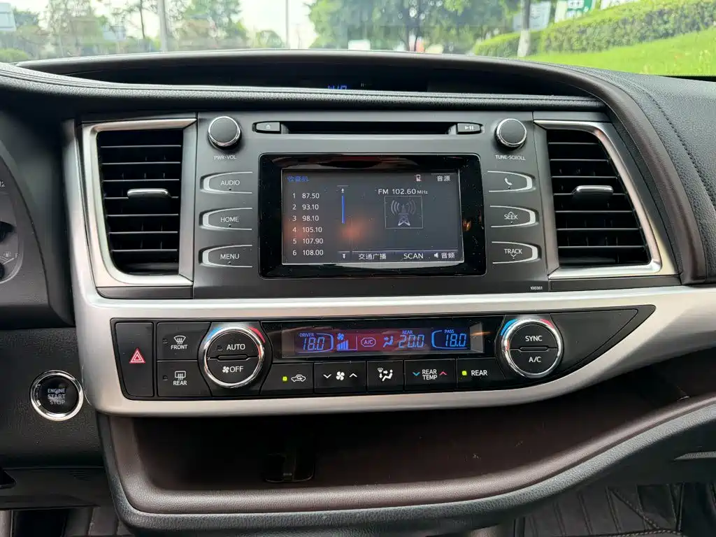Toyota Highlander — миниатюра 10